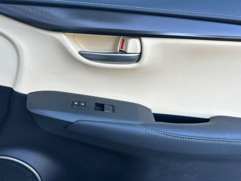 Used 2015 Lexus NX 300h AWD image 22