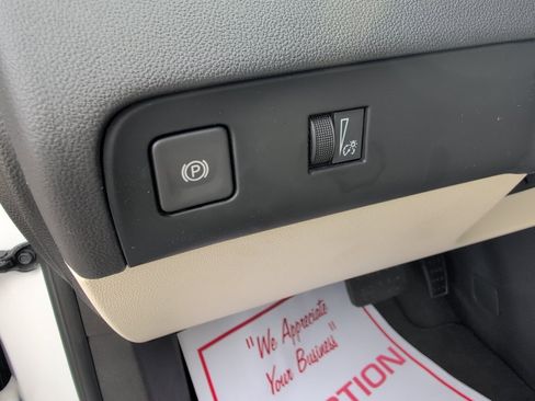 Used 2022 Buick Enclave Essence w/ Experience Buick Package image 19