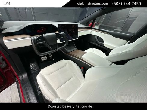 Used 2023 Tesla Model X image 17