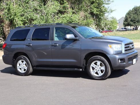 Used 2012 Toyota Sequoia SR5 w/ Premium Pkg AWD/4WD image 2