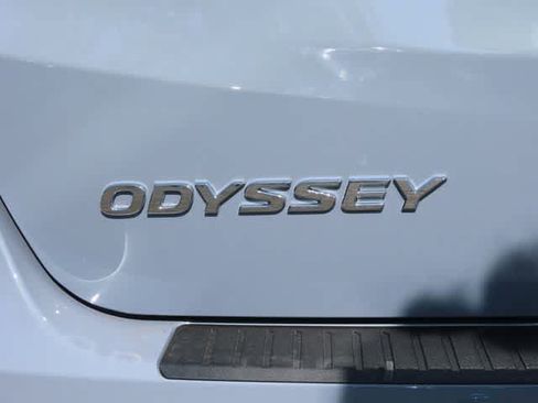 New 2026 Honda Odyssey Touring image 7