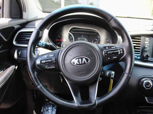 Used 2017 Kia Sorento FWD w/ LX Convenience Package image 15