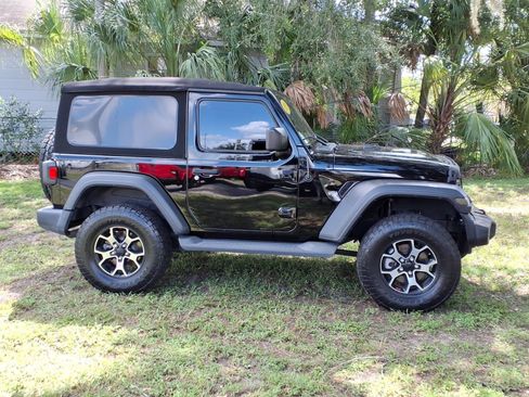 Used 2019 Jeep Wrangler Sport AWD/4WD image 6