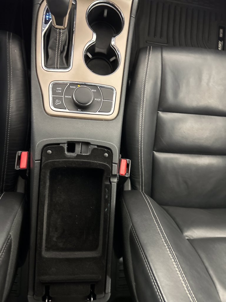 Used 2017 Jeep Grand Cherokee Limited AWD/4WD image 15