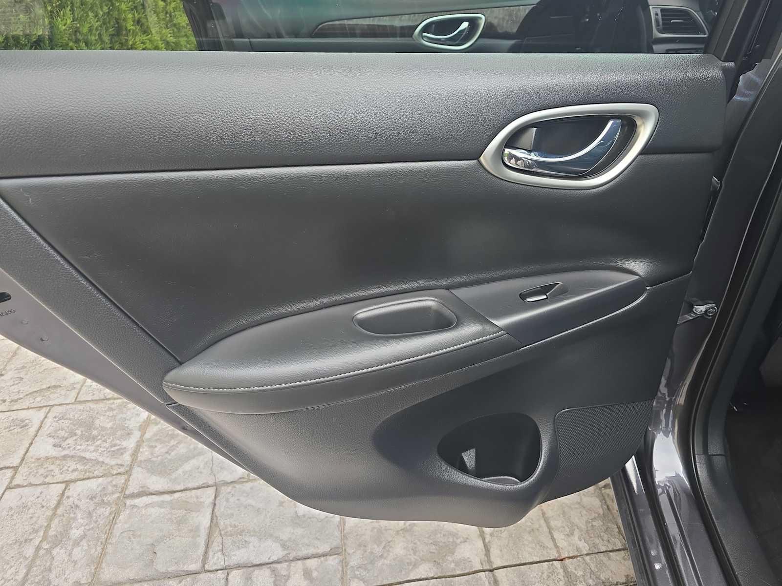 Used 2014 Nissan Sentra SL w/ Premium Package FWD image 10