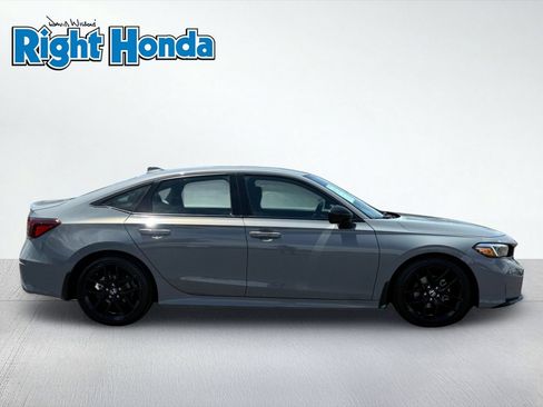 Used 2025 Honda Civic Sport image 9