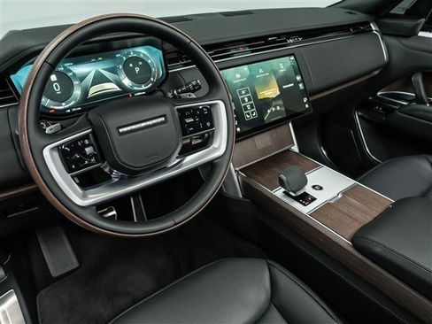 Used 2025 Land Rover Range Rover Long Wheelbase Autobiography image 11