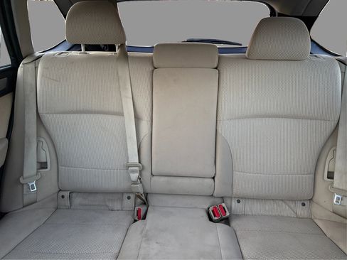 Used 2018 Subaru Outback 2.5i Premium image 16