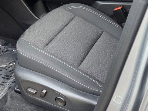 Certified 2025 Chevrolet Traverse LT image 23