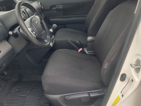 Used 2010 Scion xB FWD image 10