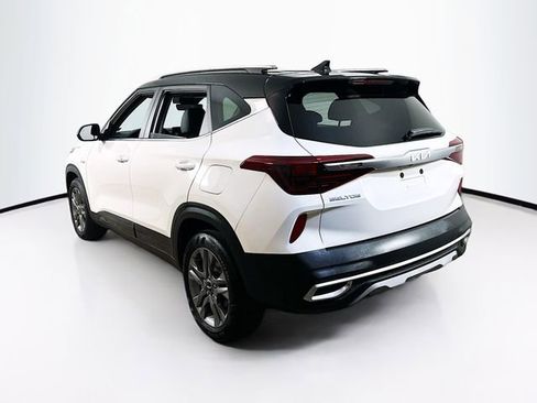 Used 2023 Kia Seltos S w/ Navigation Package image 7