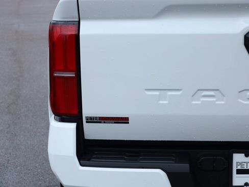 Used 2025 Toyota Tacoma SR5 image 21