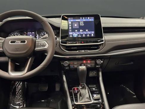 Used 2022 Jeep Compass Altitude w/ Sun and Sound Group AWD/4WD image 11