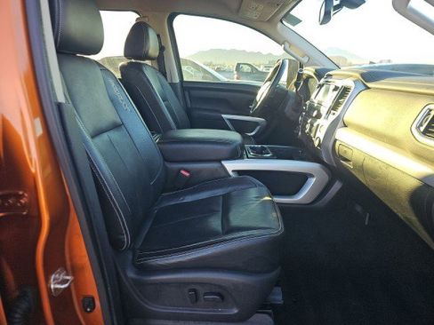 Used 2019 Nissan Titan PRO-4X w/ Pro-4x Convenience Package image 9