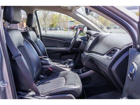 Used 2019 Dodge Journey Crossroad w/ Navigation Group image 11