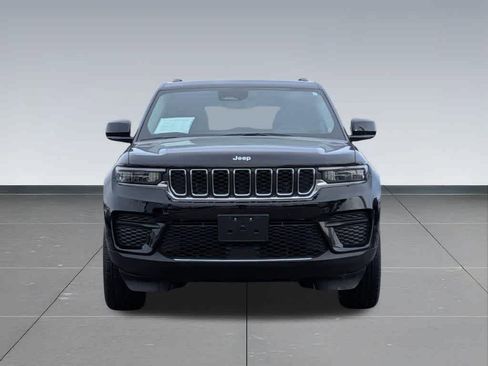 Used 2023 Jeep Grand Cherokee Laredo AWD/4WD image 9