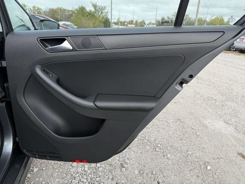 Used 2014 Volkswagen Jetta S image 16