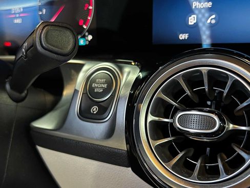 Certified 2026 Mercedes-Benz GLB 250 4MATIC image 31