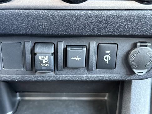 Used 2022 Toyota Tacoma TRD Off-Road image 30