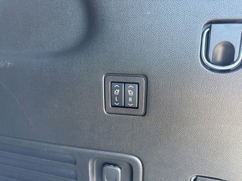 Used 2024 Chevrolet Traverse High Country w/ LPO, Floor Liner Package AWD/4WD image 13