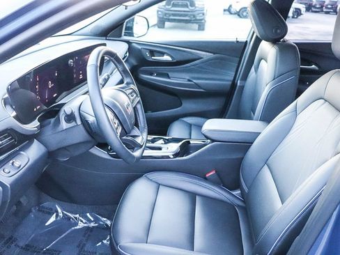 Used 2025 Buick Envista Sport Touring w/ Convenience I Package FWD image 19