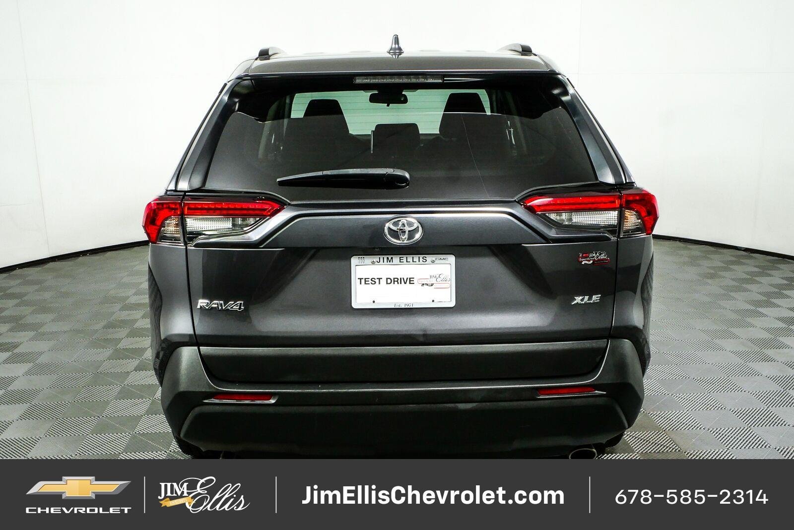 Used 2024 Toyota RAV4 XLE FWD image 26