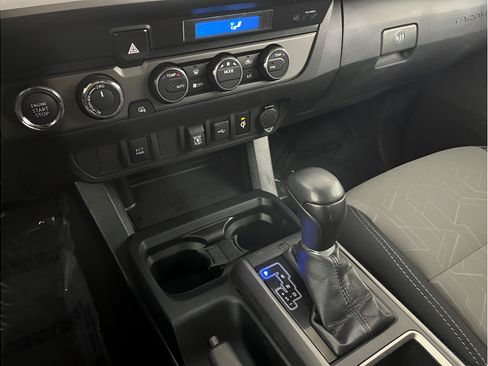 Used 2021 Toyota Tacoma TRD Off-Road AWD/4WD image 21