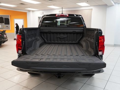 Used 2024 Chevrolet Colorado LT w/ LT Convenience Package II AWD/4WD image 9
