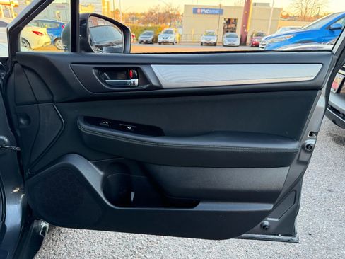 Used 2019 Subaru Outback 2.5i Premium image 17