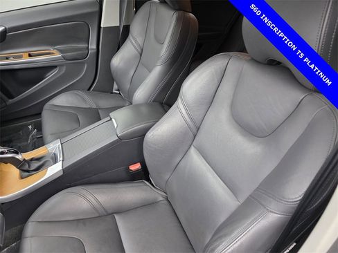 Used 2018 Volvo S60 T5 Inscription Platinum image 11