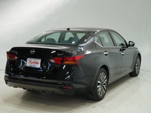 Used 2023 Nissan Altima 2.5 SV image 8