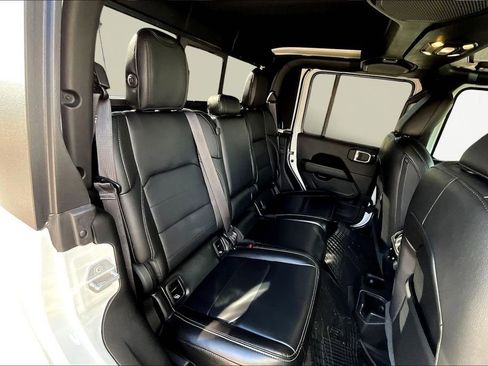 Used 2021 Jeep Gladiator Overland w/ Popular Equipment Package image 29