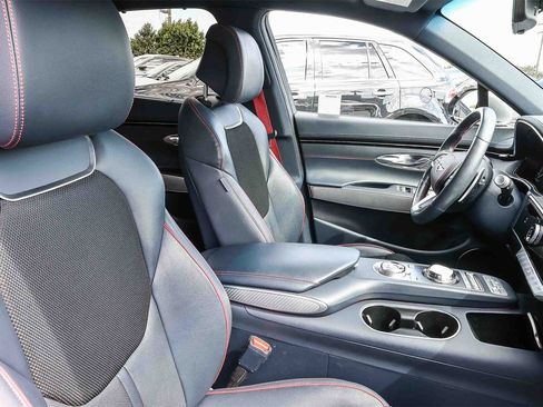 Used 2023 Genesis GV70 2.5T w/ Sport Prestige Package image 17