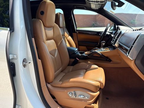 Used 2013 Porsche Cayenne Diesel AWD/4WD image 26