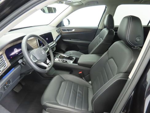 Certified 2024 Volkswagen Atlas SEL image 18