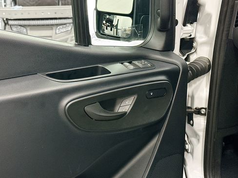 Used 2025 Mercedes-Benz Sprinter 2500 image 18
