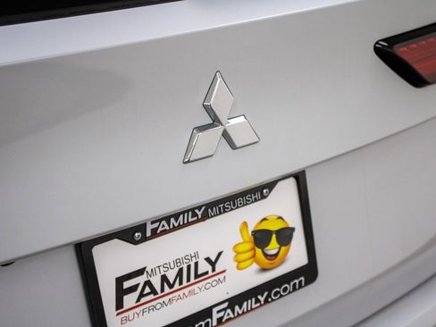 Used 2023 Mitsubishi Outlander SEL image 15