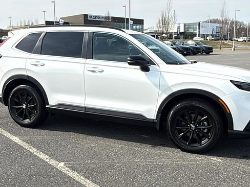 Certified 2025 Honda CR-V Sport image 3