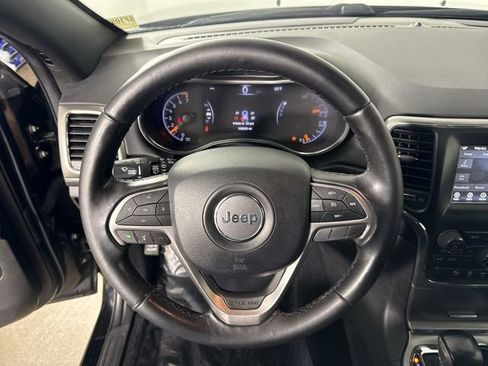 Used 2020 Jeep Grand Cherokee Laredo image 10