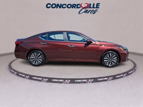 Certified 2024 Nissan Altima 2.5 SV w/ SV Premium Package FWD image 8