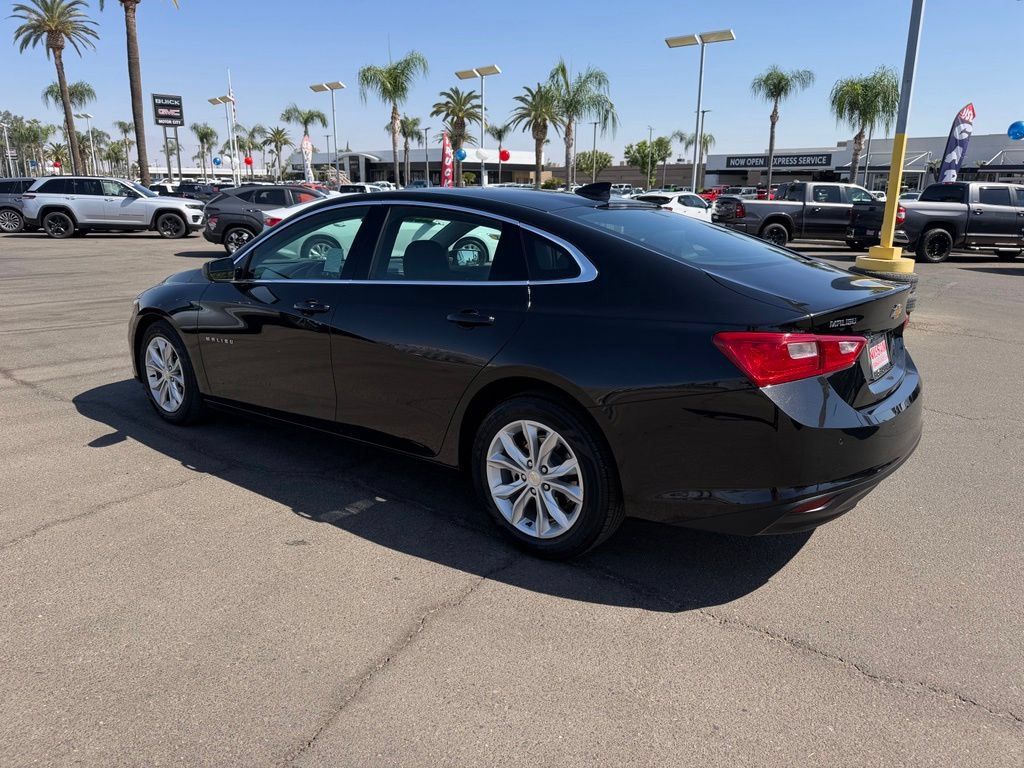 Used 2025 Chevrolet Malibu LT FWD image 4
