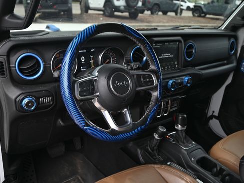 Used 2020 Jeep Wrangler Unlimited Sahara image 3