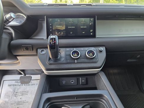 Used 2022 Land Rover Defender 110 SE AWD/4WD image 20