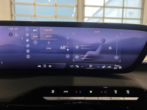 Used 2025 Buick Enclave Preferred image 27