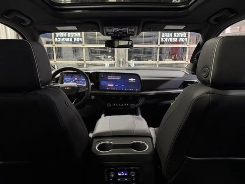 New 2026 Chevrolet Suburban Premier w/ Sun And Tow Package image 17