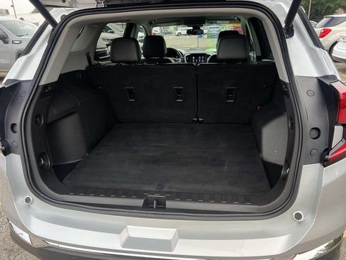 Used 2022 GMC Terrain SLT w/ Tech Package FWD image 10