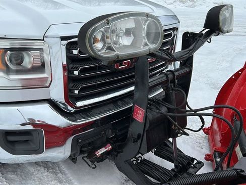 Used 2015 GMC Sierra 3500 4x4 Regular Cab w/ Sierra Convenience Package image 3