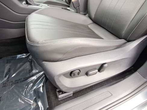 Certified 2023 Volkswagen Tiguan SE w/ Panoramic Sunroof Package image 27