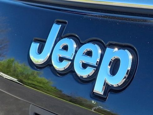 Used 2022 Jeep Compass Latitude AWD/4WD image 30