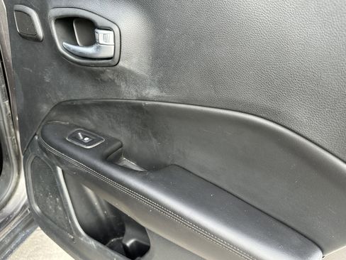 Used 2021 Jeep Compass Latitude w/ Sun and Sound Group image 26